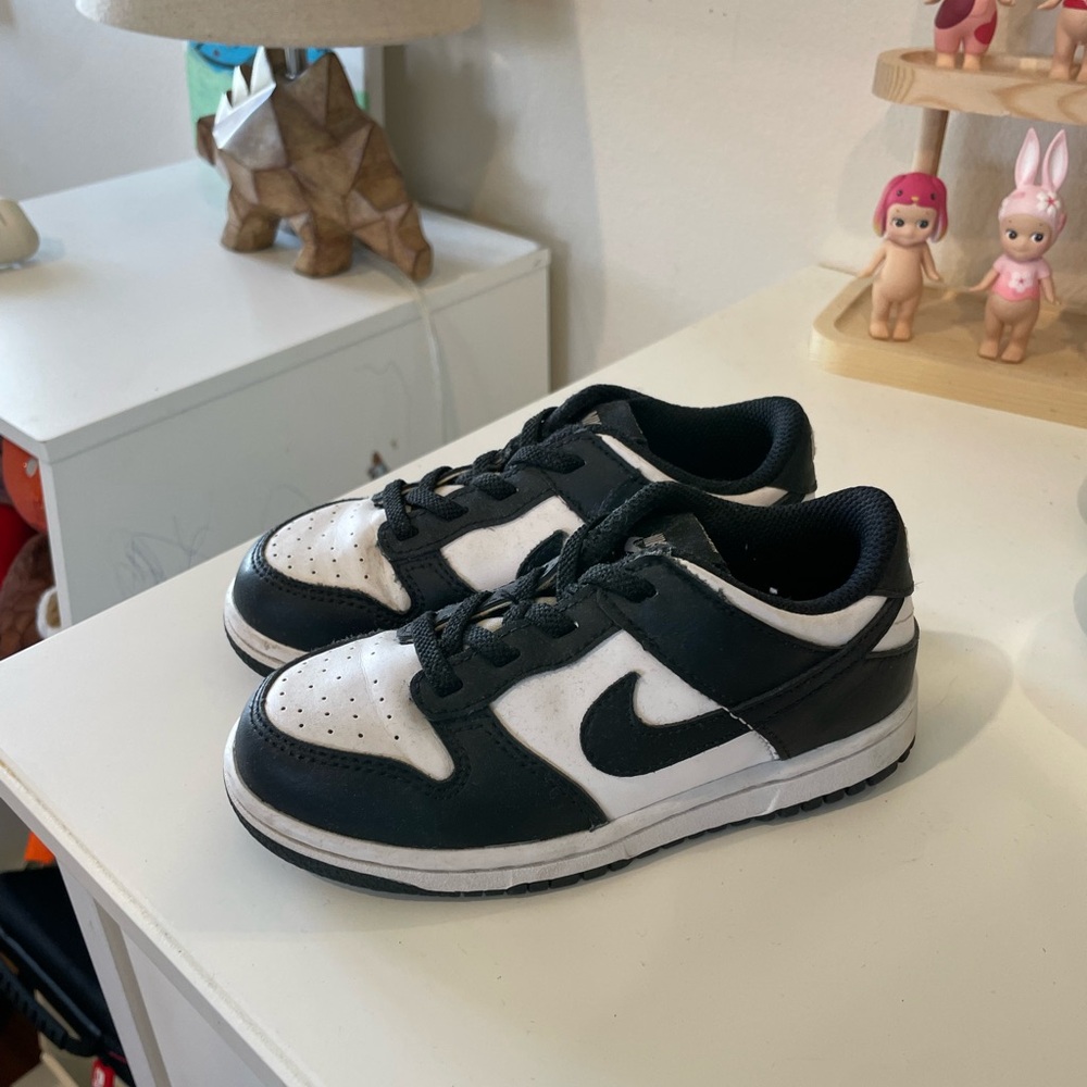 Panda dunks